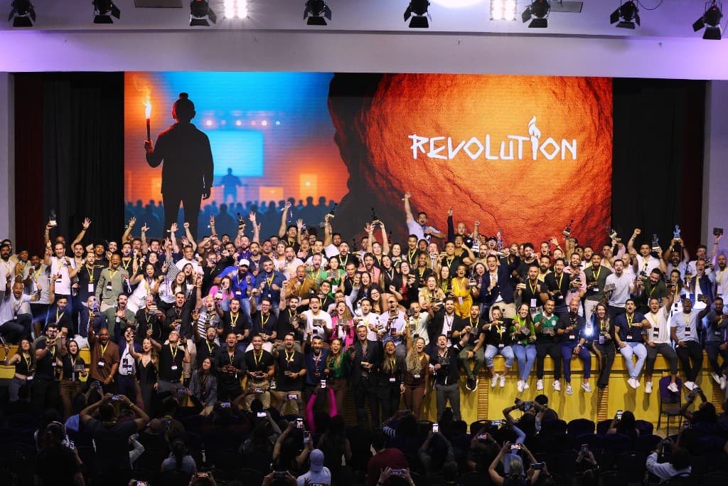 Premiados no palco do Revolution